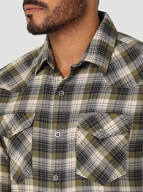Clothing Capulet Olive (112324434) Men Wrangler Cloud Flannel Free To Stretch Shirt 8V2H381
