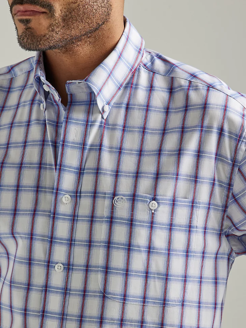 Wrangler Clothing Americana Plaid (112327830) Men George Strait Short Sleeve 1 Pocket Button Down Plaid Shirt 8V2H308