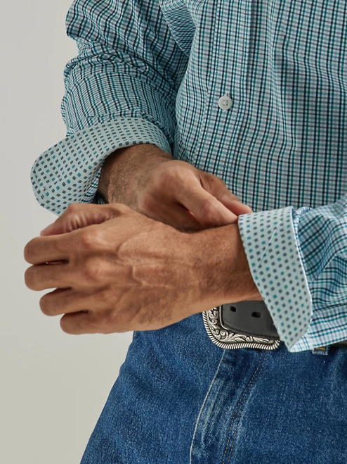 Wrangler Clothing Aqua Sea Tattersal (112327804) Men George Strait Long Sleeve Button Down One Pocket Plaid Shirt 8V2H319