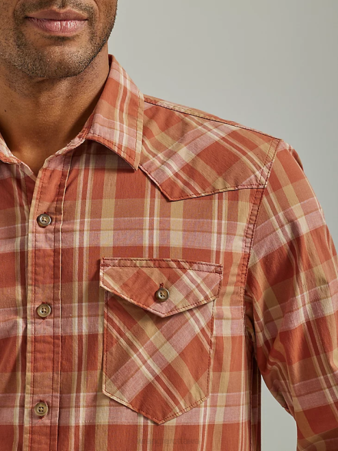 Wrangler Clothing Arabian Spice (112330927) Men Cowboy Wash Plaid Shirt 8V2H412
