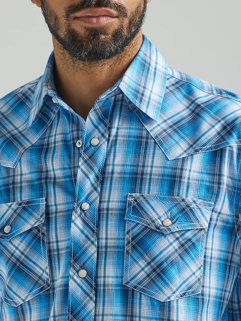 Wrangler Clothing Azul (112324832) Men 20X Competition Advanced Comfort Long Sleeve Two Pocket Western Snap Plaid Shirt 8V2H493