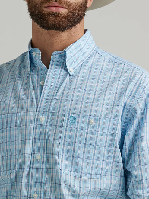 Wrangler Clothing Baby Blue (112324886) Men George Strait Long Sleeve Button Down Two Pocket Plaid Shirt 8V2H323
