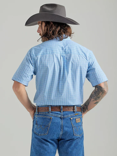 Wrangler Clothing Baby Blue (112324897) Men George Strait Short Sleeve 2 Pocket Button Down Plaid Shirt 8V2H333