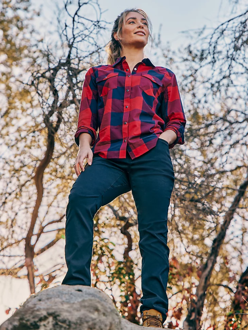 Wrangler Clothing Black (LA110BK) Women ATG by Slim Utility Pant 8V2H819