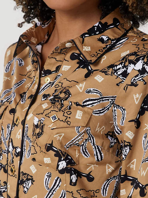 Wrangler Clothing Black (LW1002X) Women Long Sleeve One Point Front and Back Yokes Solid Top 8V2H888