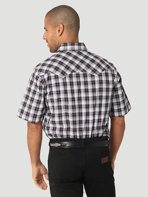 Wrangler Clothing Black White (112324673) Men Retro Short Sleeve Western Snap with Sawtooth Flap Pocket Plaid Shirt 8V2H428