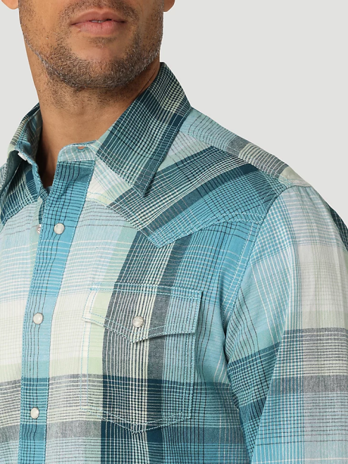 Wrangler Clothing Blue Light (112324851) Men Retro Premium Long Sleeve Western Snap Plaid Shirt 8V2H478