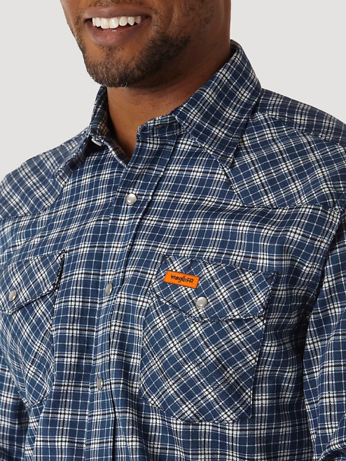Wrangler Clothing Blue/Black (FR122BW) Men FR Flame Resistant Long Sleeve Western Snap Plaid Shirt 8V2H501