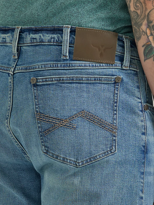 Wrangler Clothing Broken Spur (112330346) Men 20X No 44 Slim Fit Straight Leg Jean 8V2H57