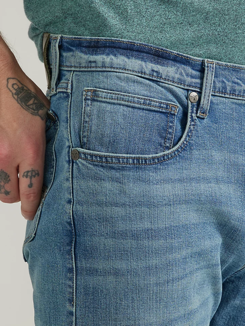Wrangler Clothing Broken Spur (112330346) Men 20X No 44 Slim Fit Straight Leg Jean 8V2H57