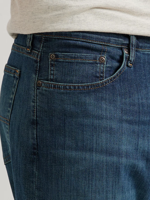 Wrangler Clothing Carbon (ZM3CSCN) Men Authentics Relaxed Fit Comfort Flex Jean 8V2H200