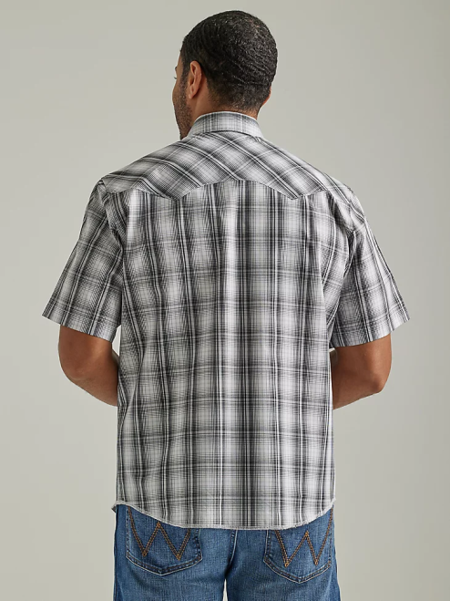 Wrangler Clothing Chess Grey (112326471) Men Fashion Snap Short Sleeve Western Snap Plaid Shirt 8V2H463