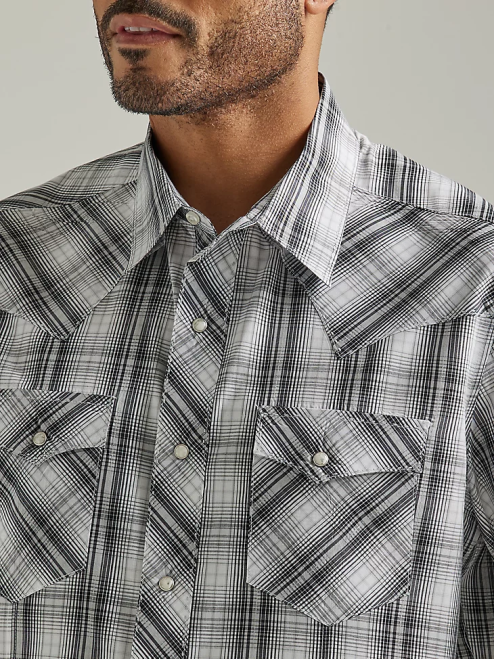 Wrangler Clothing Chess Grey (112326471) Men Fashion Snap Short Sleeve Western Snap Plaid Shirt 8V2H463