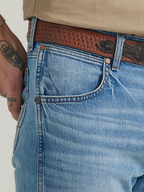 Wrangler Clothing Codigo (112330335) Men Retro Slim Fit Bootcut Jean 8V2H12