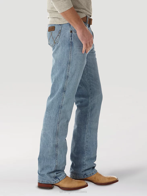 Wrangler Clothing Crest (WRT20CR) Men Retro Relaxed Fit Bootcut Jean 8V2H40