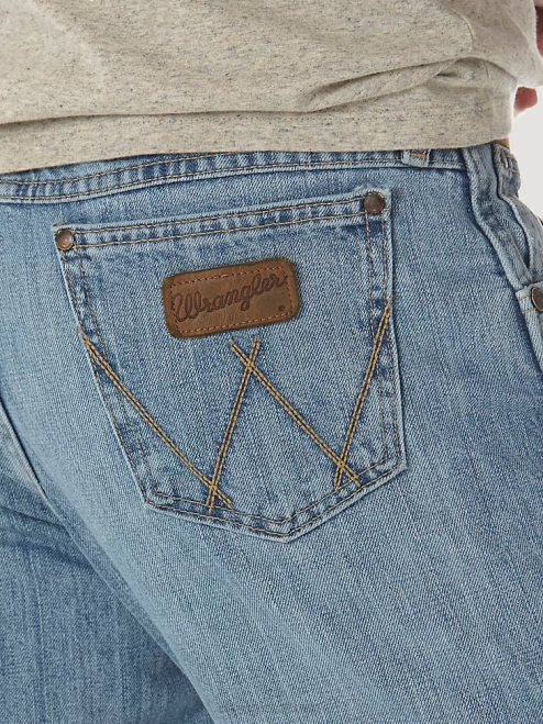 Wrangler Clothing Crest (WRT20CR) Men Retro Relaxed Fit Bootcut Jean 8V2H40