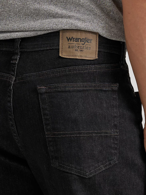 Wrangler Clothing Dark Denim (ZM3CSDD) Men Authentics Relaxed Fit Comfort Flex Jean 8V2H201