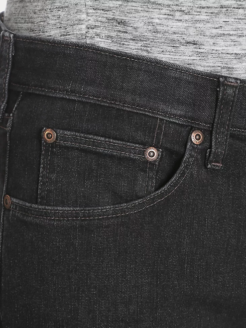 Wrangler Clothing Dark Denim (ZM3CSDD) Men Authentics Relaxed Fit Comfort Flex Jean 8V2H201