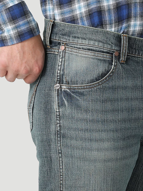 Wrangler Clothing Dark Knight Stretch (112318445) Men Retro Slim Fit Straight Leg Jean 8V2H36