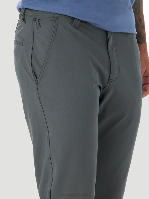 Wrangler Clothing Dark Shadow (NS818DS) Men ATG FWDS Chino 8V2H256