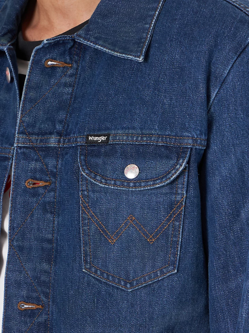 Wrangler Clothing Dark Wash (10MTJDWDW) Men Classic Denim Trucker Jacket 8V2H611