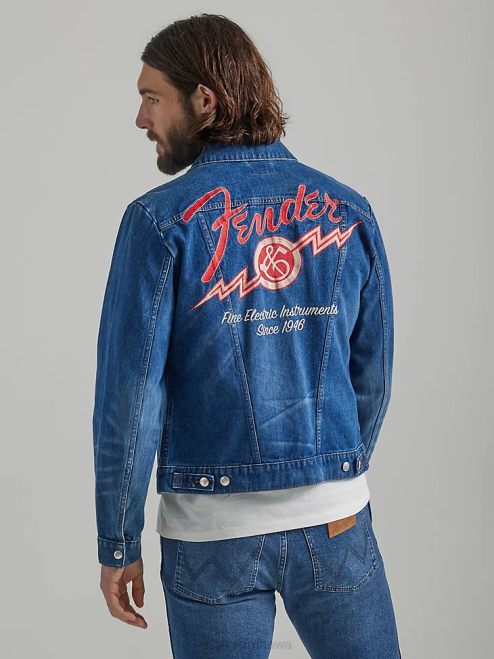 Wrangler Clothing Dark Wash (10MTJDWDW) Men Classic Denim Trucker Jacket 8V2H611