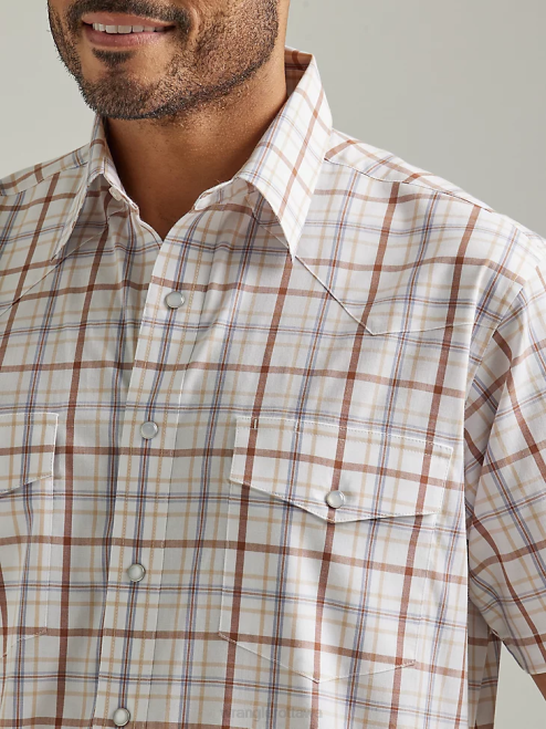 Wrangler Clothing Dune Brown (112326365) Men Wrinkle Resist Short Sleeve Western Snap Plaid Shirt 8V2H448