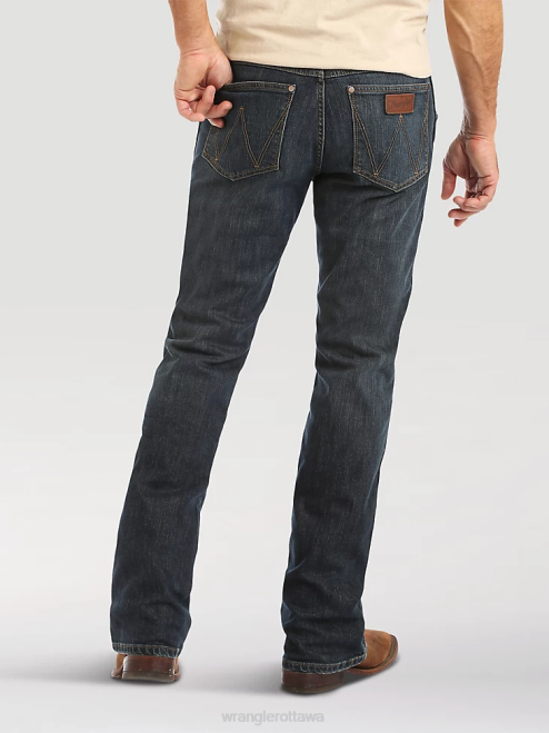 Wrangler Clothing Falls City (WRT20FL) Men Retro Relaxed Fit Bootcut Jean 8V2H41