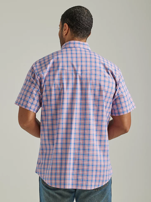 Wrangler Clothing Fireworks Blue (112326368) Men Wrinkle Resist Short Sleeve Western Snap Plaid Shirt 8V2H446
