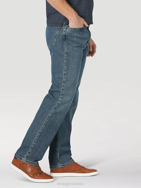 Wrangler Clothing Grey Tint (MGW15GT) Men Relaxed Fit Flex Jean 8V2H171