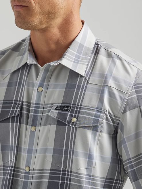 Wrangler Clothing Gunnison River (112331265) Men ATG Western Shirt 8V2H452