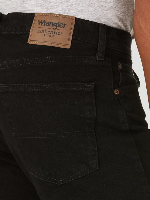 Wrangler Clothing Jet Black (10ZM2S0JB) Men Authentics Relaxed Jean Short 8V2H588