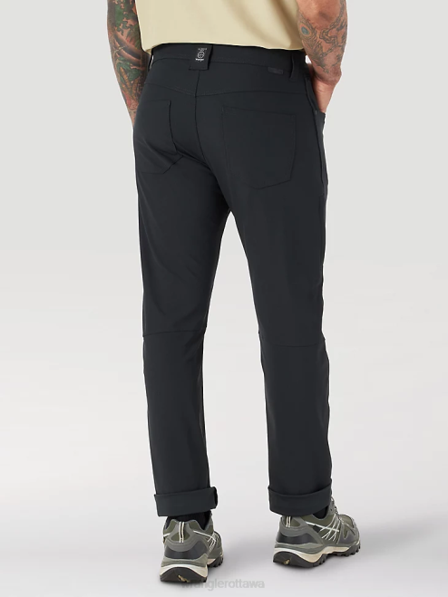 Wrangler Clothing Jet Black (NS808JB) Men ATG FWDS Five Pocket Pant 8V2H254