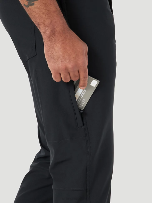 Wrangler Clothing Jet Black (NS808JB) Men ATG FWDS Five Pocket Pant 8V2H254