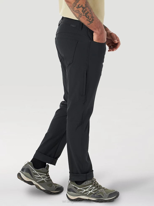 Wrangler Clothing Jet Black (NS808JB) Men ATG FWDS Five Pocket Pant 8V2H254