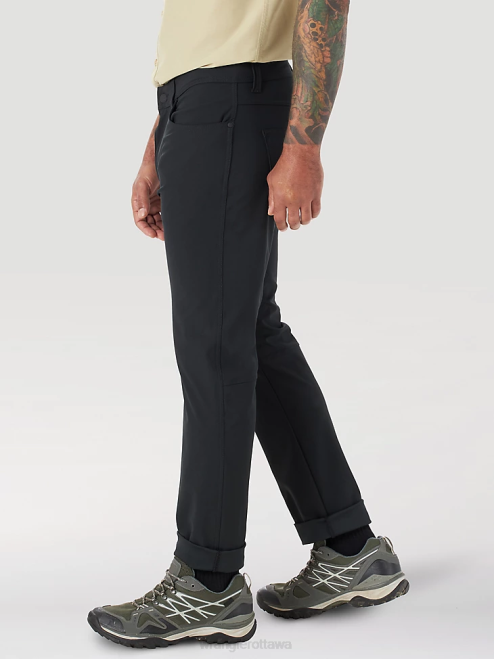 Wrangler Clothing Jet Black (NS808JB) Men ATG FWDS Five Pocket Pant 8V2H254