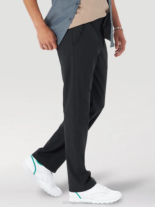 Wrangler Clothing Jet Black (NS818JB) Men ATG FWDS Chino 8V2H257