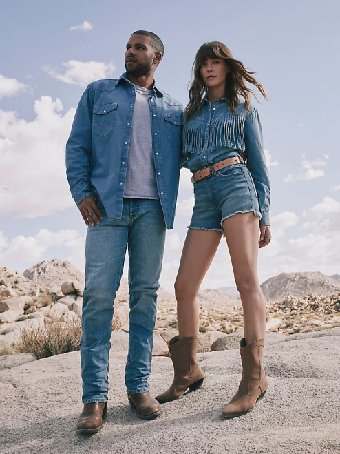 Wrangler Clothing Light Stone (WBRWSLS) Women Reworked Short 8V2H822