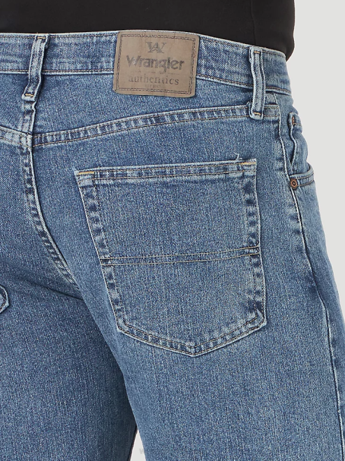 Wrangler Clothing Light Stonewash (10ZM1CSSL) Men Authentics Regular Fit Comfort Waist Jean 8V2H203