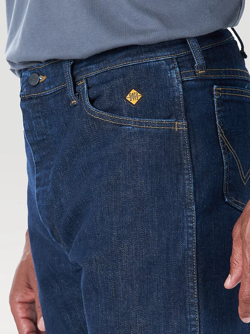 Wrangler Clothing Light Stonewash (ZM3CSSL) Men Authentics Relaxed Fit Comfort Flex Jean 8V2H197