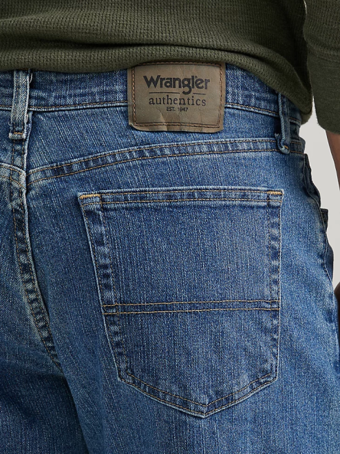 Wrangler Clothing Light Stonewash (ZM3CSSL) Men Authentics Relaxed Fit Comfort Flex Jean 8V2H197