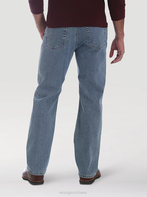 Wrangler Clothing Light Wash (96CFVLW) Men Five Star Premium Performance Series Regular Fit Jean 8V2H69