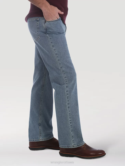 Wrangler Clothing Light Wash (96CFVLW) Men Five Star Premium Performance Series Regular Fit Jean 8V2H69