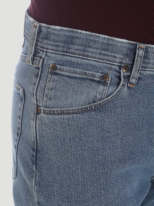 Wrangler Clothing Light Wash (96CFVLW) Men Five Star Premium Performance Series Regular Fit Jean 8V2H69