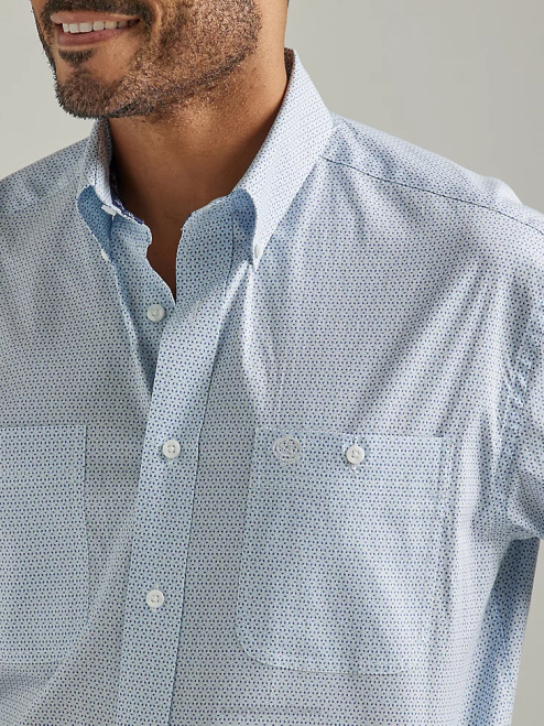 Wrangler Clothing Lightly Blue (112327814) Men George Strait Short Sleeve 2 Pocket Button Down Print Shirt 8V2H365