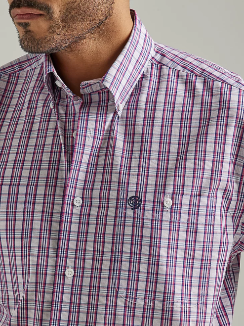 Wrangler Clothing Mid Pink Plaid (112327813) Men George Strait Short Sleeve 2 Pocket Button Down Plaid Shirt 8V2H334
