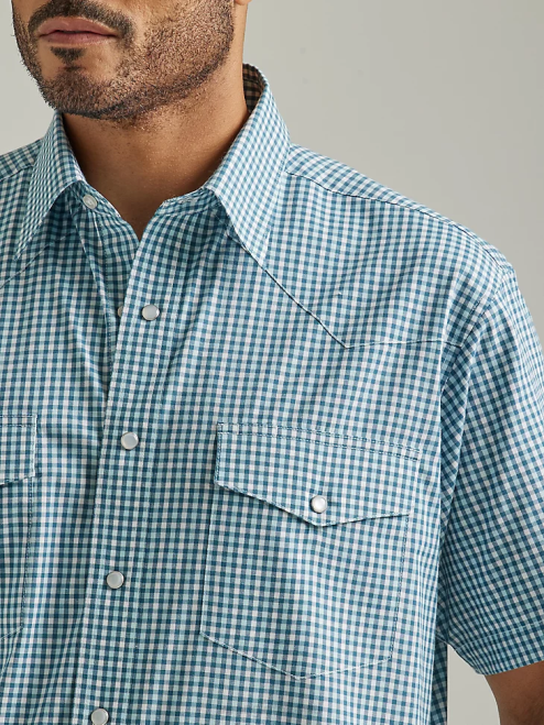 Wrangler Clothing Mixed Greens (112326369) Men Wrinkle Resist Short Sleeve Western Snap Plaid Shirt 8V2H447