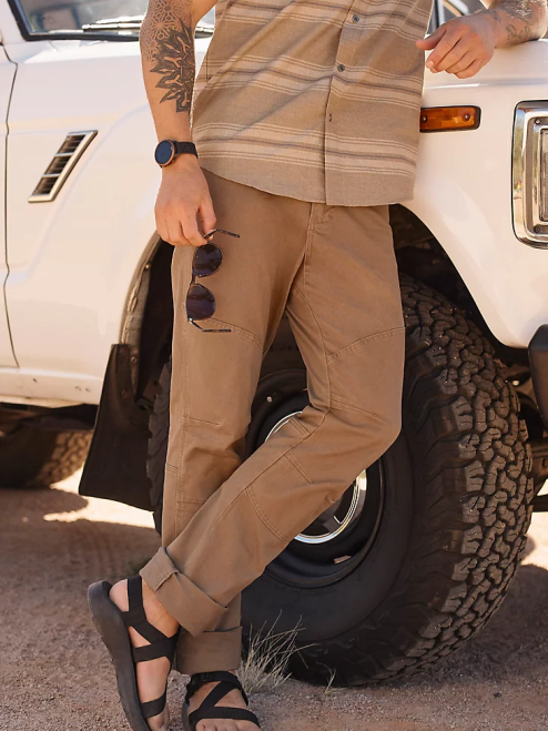 Wrangler Clothing Morel (NS857MR) Men ATG Reinforced Utility Pant 8V2H646