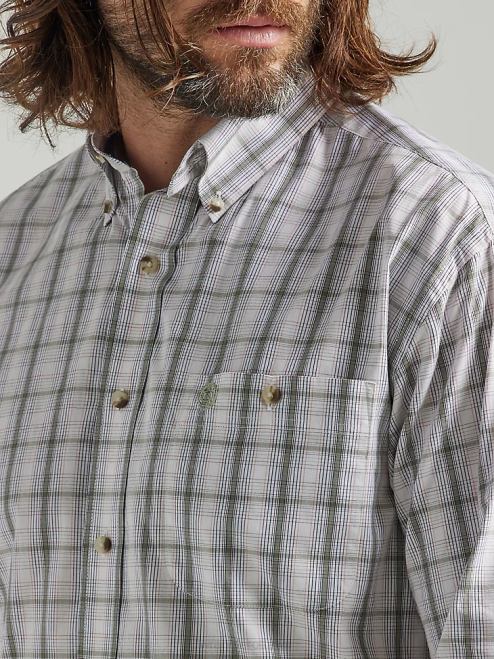 Wrangler Clothing Olive Green (112324876) Men George Strait Long Sleeve Button Down One Pocket Plaid Shirt 8V2H317