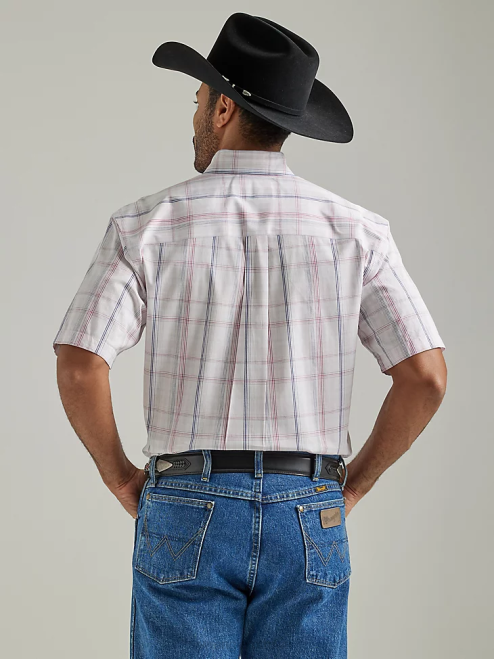 Wrangler Clothing Pastel Pink Plaid (112327817) Men George Strait Short Sleeve 1 Pocket Button Down Plaid Shirt 8V2H310